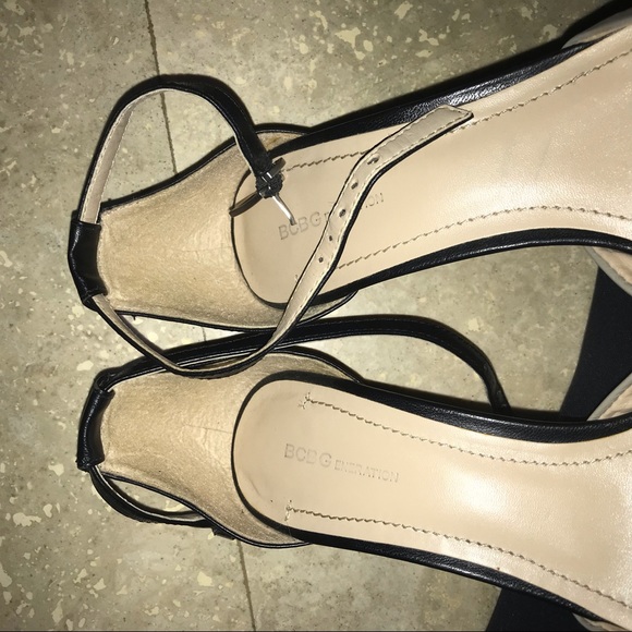 BCBGeneration PL-Dillyn Two Tone Closed Toe Heels Size 9 - Picture 13 of 16
